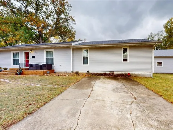 621 W Vernon St, Nevada, MO 64772