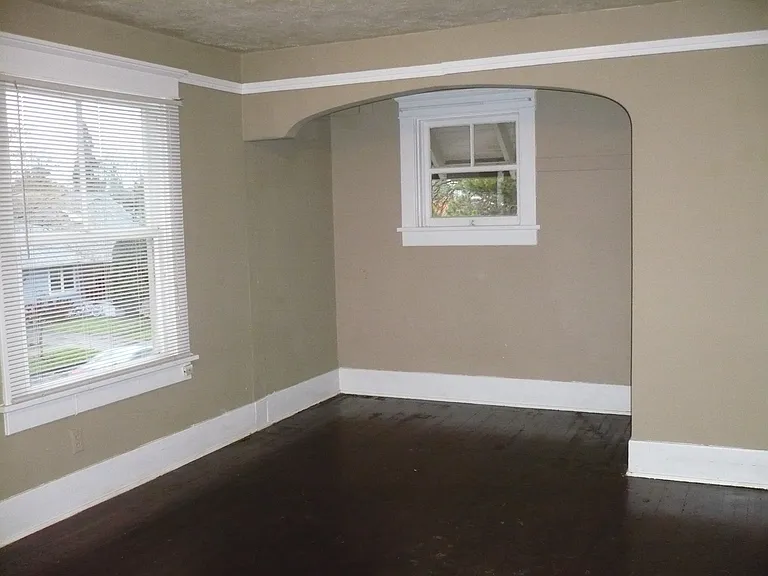 227 NW 11th St #4 — Photo 3