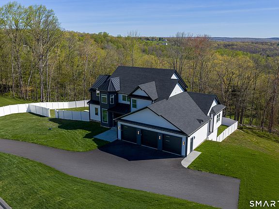 5th image of 25 Hunting Ridge Road