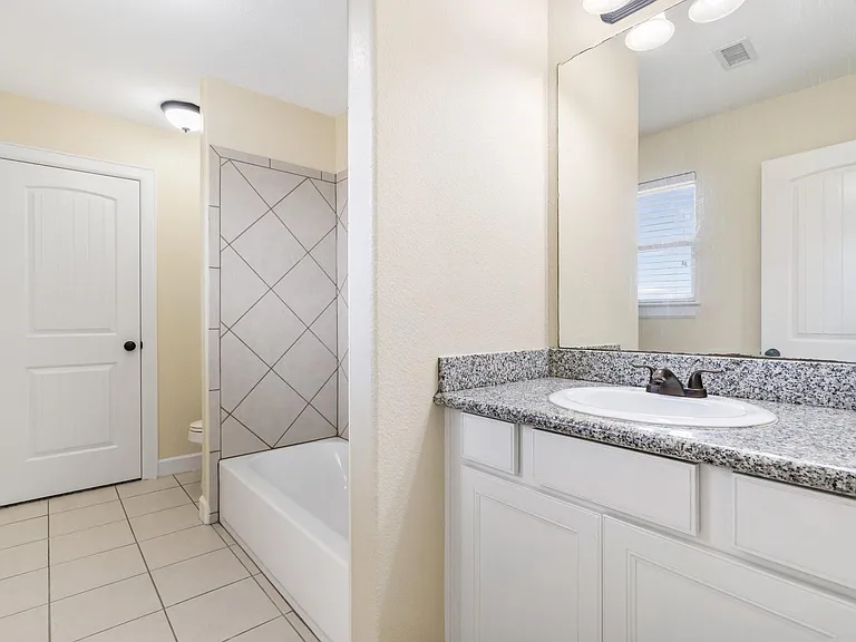 328 Country Crossing Cir — Photo 24