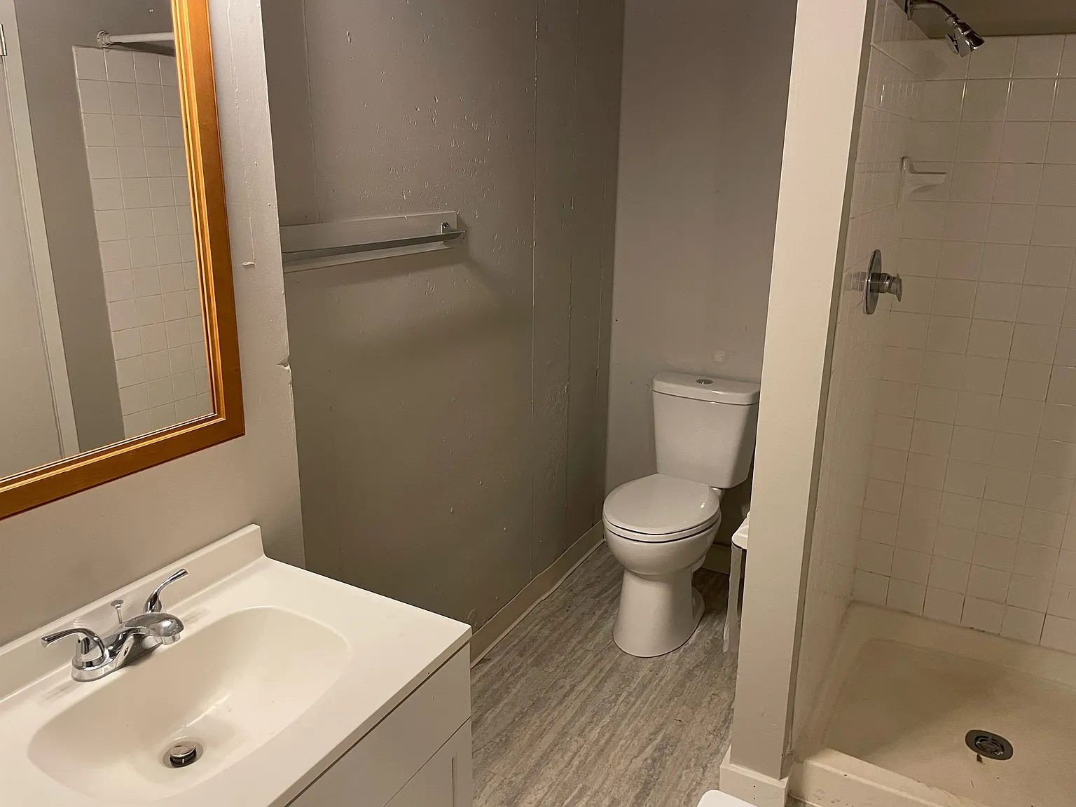 505 East Graham Place - 1 — Photo 3