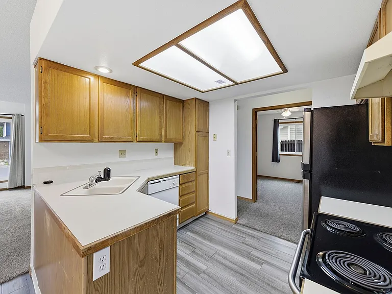 1375 W 45th St — Photo 9