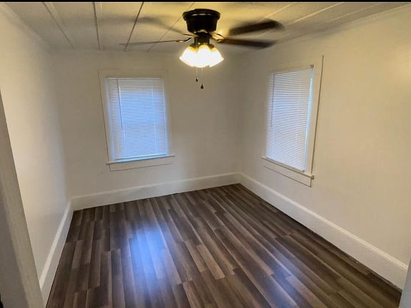 Second bedroom.