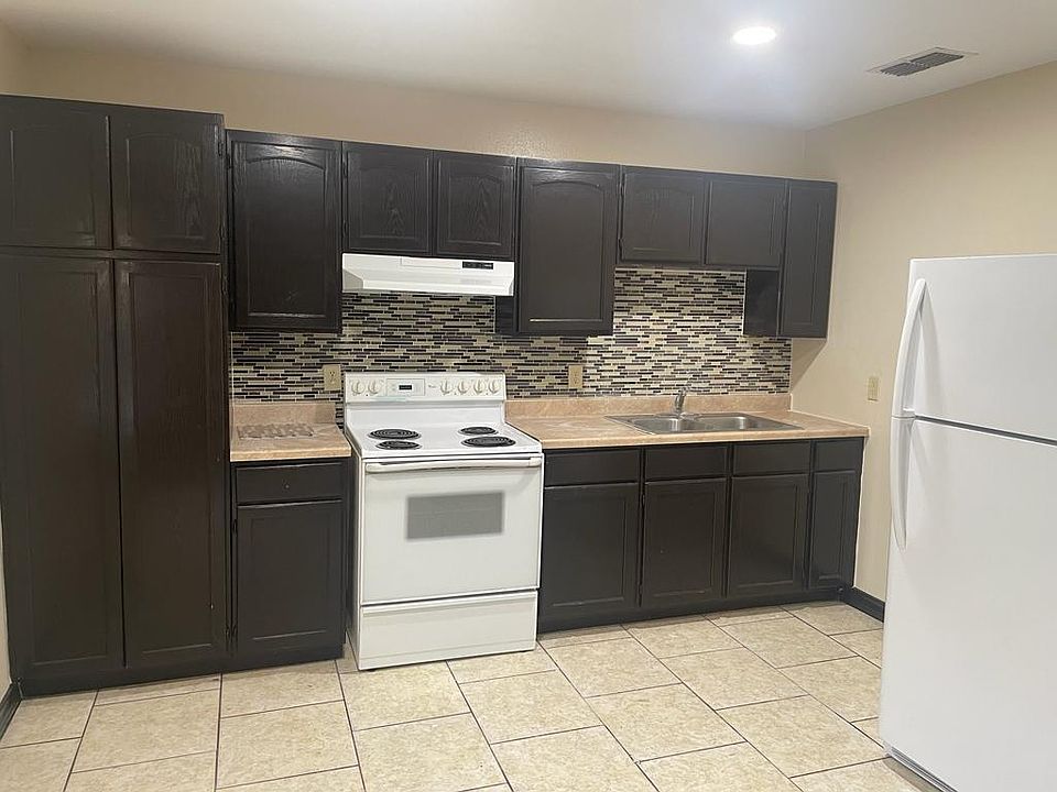1st image of 132 Alicante Dr #5