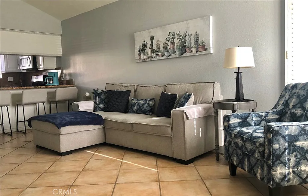 2 bed, 991 sqft, $2,450 — Photo 2