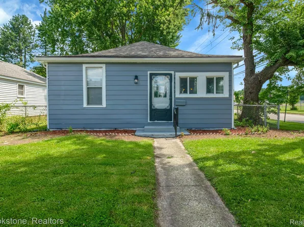 18402 Glenmore, Redford, MI 48240