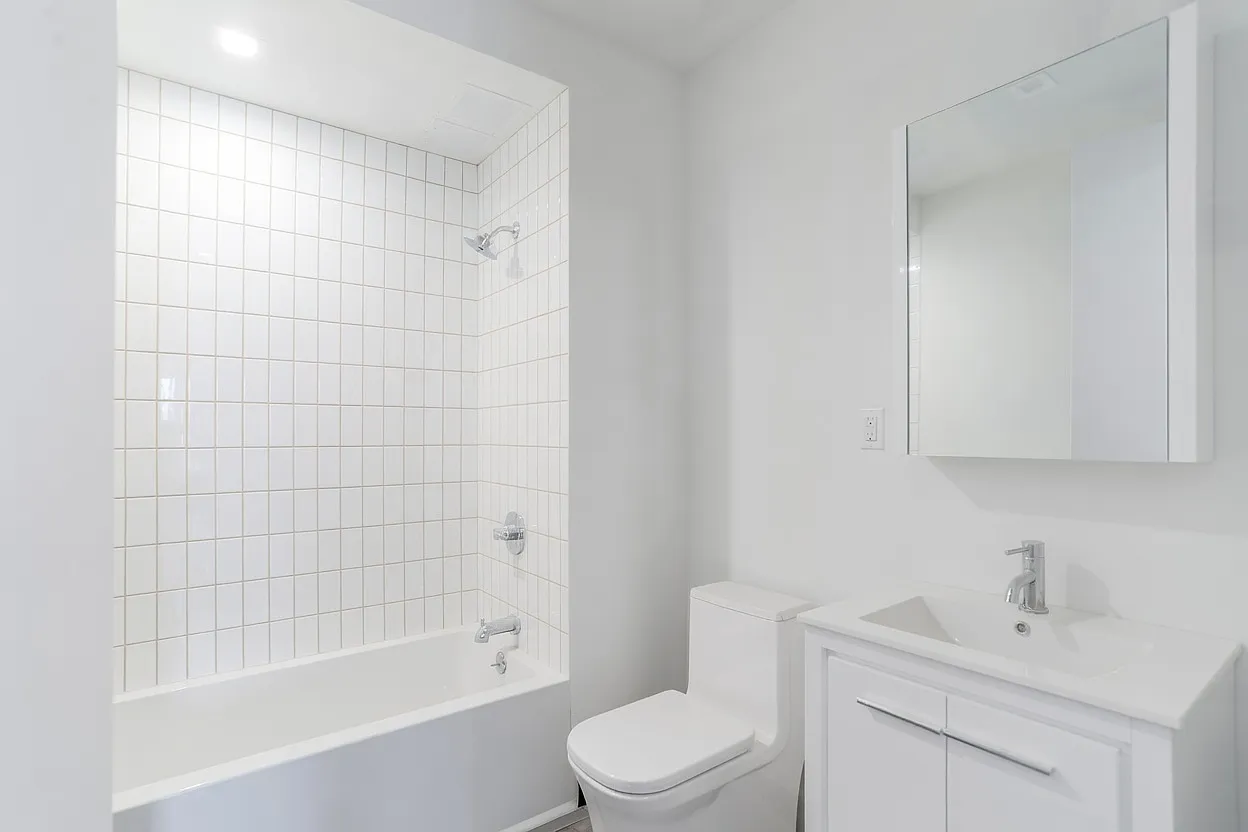 2250 Clarendon Road — Photo 3