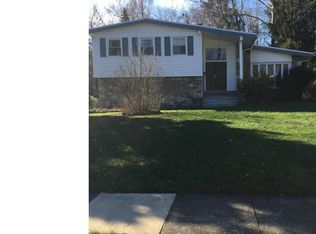 556 General Patterson Dr, Glenside, PA 19038