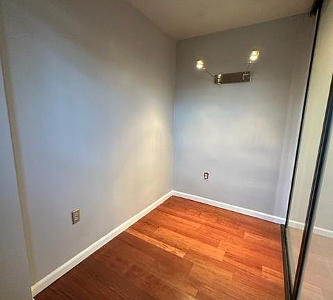 5th image of 465 Valley St Unit 1C