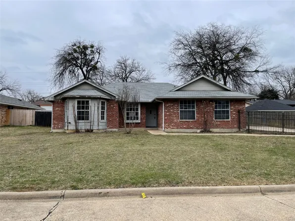 914 Waterbury St, Grand Prairie, TX 75051