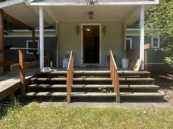 2225 Six Mile Lake Rd, East Jordan, MI 49727