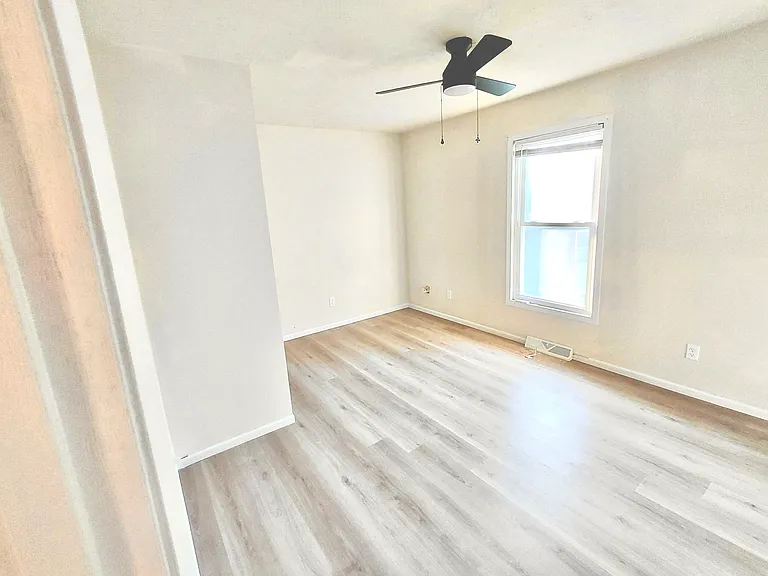 540 Lewis St #E — Photo 10