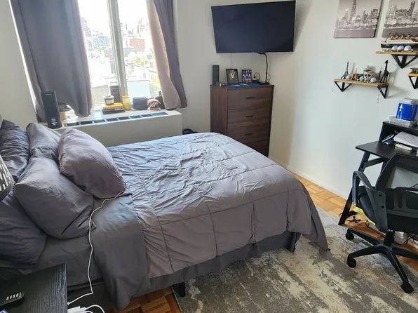 225 8th Avenue image 7 of 14