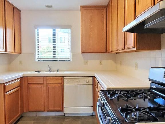 4th image of 121 Lighthouse Ave APT B