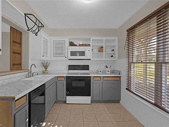4th image of 317 W Montcastle Dr #D