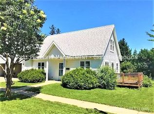 101 S 7th St, Mount Horeb, WI 53572
