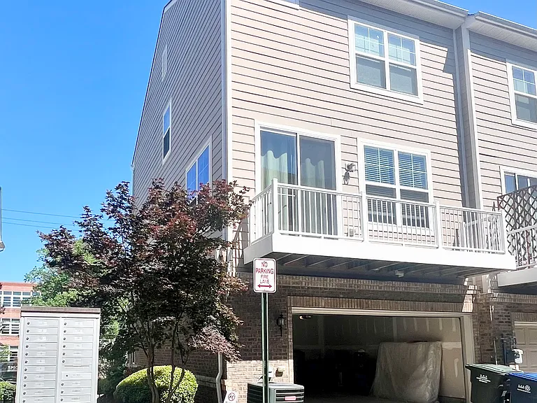 675 Anacostia Ave NE — Photo 15