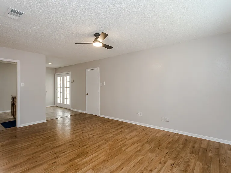 4617 Olympia Dr — Photo 29