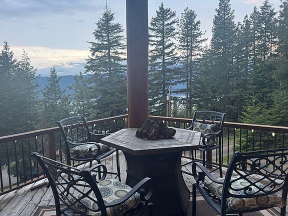 Daytime upstairs patio