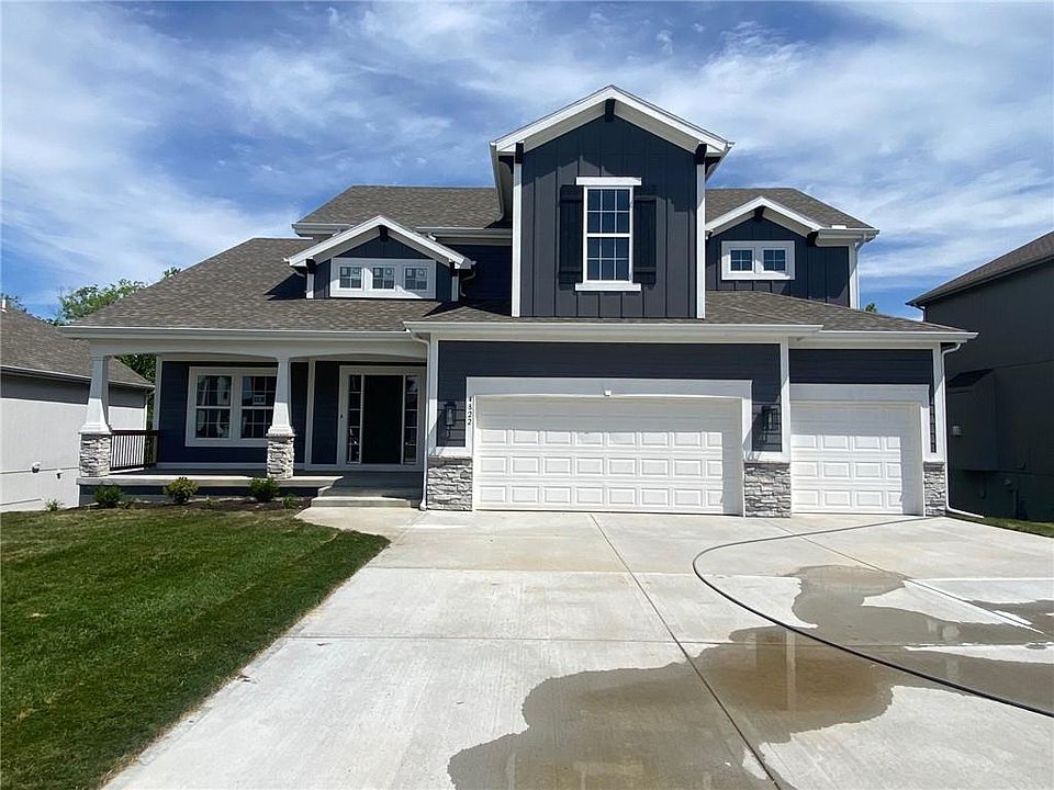 1st image of 4822 NE 105th St