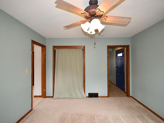 4th image of 2641 4th Ave NE