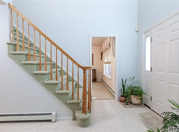 4th image of 6 Windwood Dr