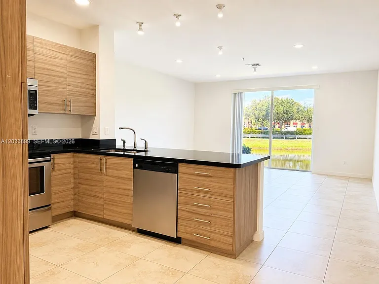 2765 SW 81st Ter #2773 — Photo 4