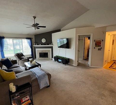 4th image of 9940 Regatta Dr
