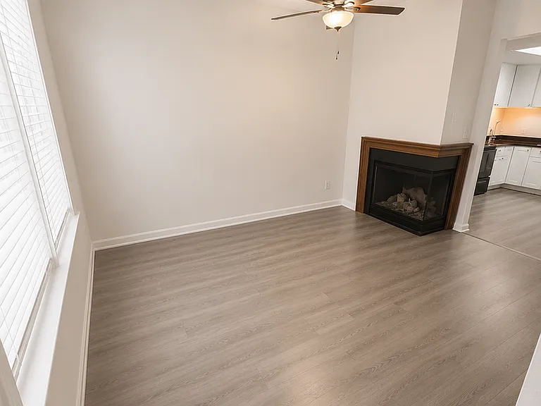 2529 Rio Grande #61 — Photo 7