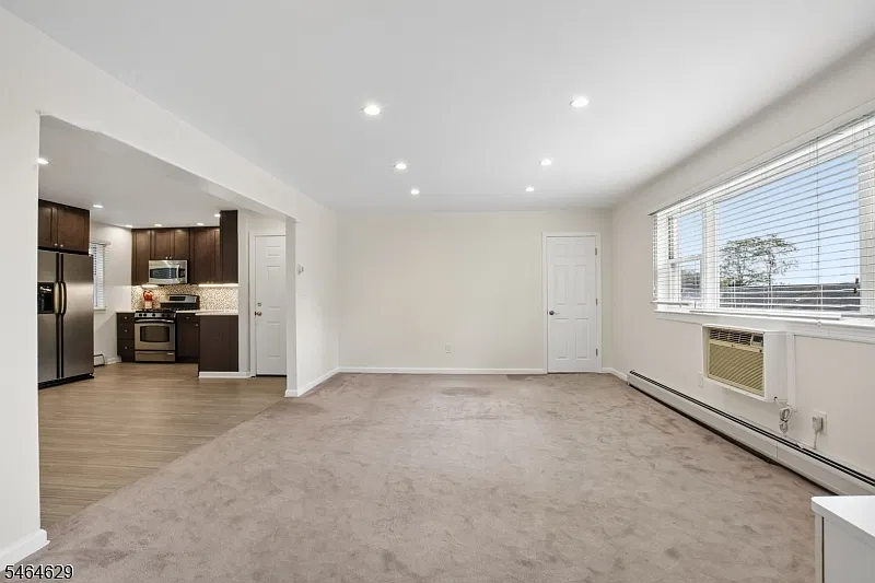 1 bed, 1.0 bath, $1,900 — Photo 3