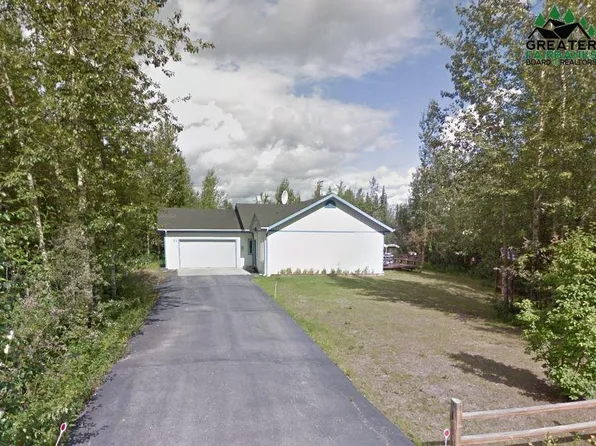 1200 Labrador Tea Ct, North Pole, AK 99705