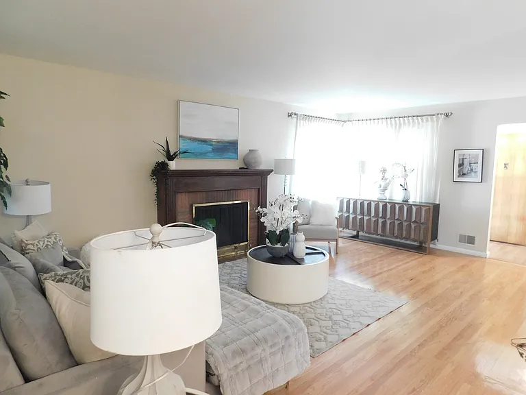 3086 Middleton St — Photo 6