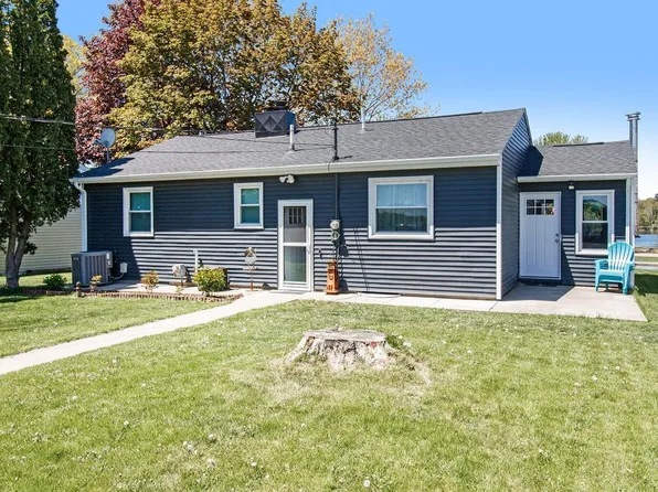 8154 Greenfield Shores Dr, Scotts, MI 49088