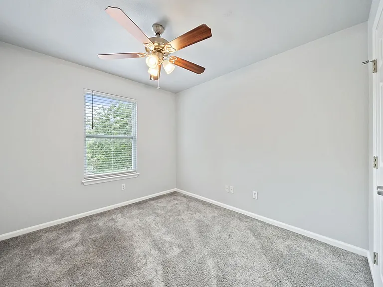 4612 Bennett Avenue — Photo 29