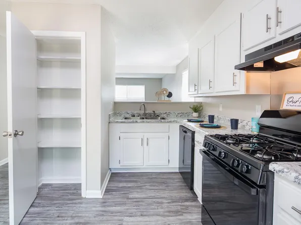 Belmont Heights Apartments & Townhomes