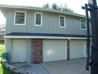 2-1/2 Car Garage with Half Bath
