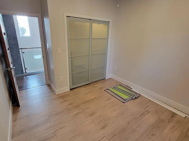 10730 Helendale Ave — Photo 28