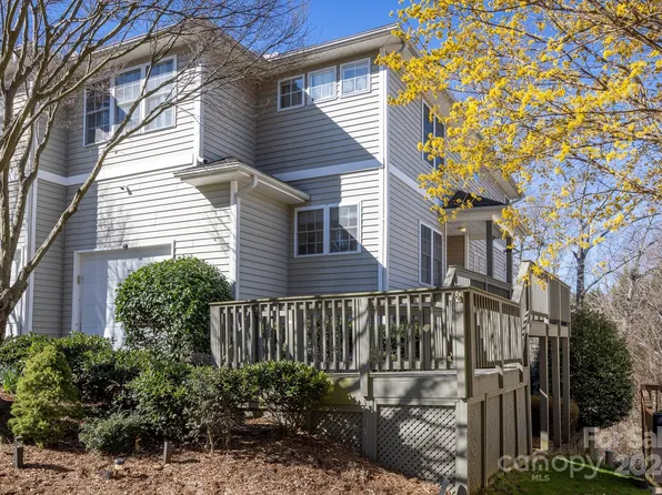 37 Farm Ln, Mills River, NC 28759