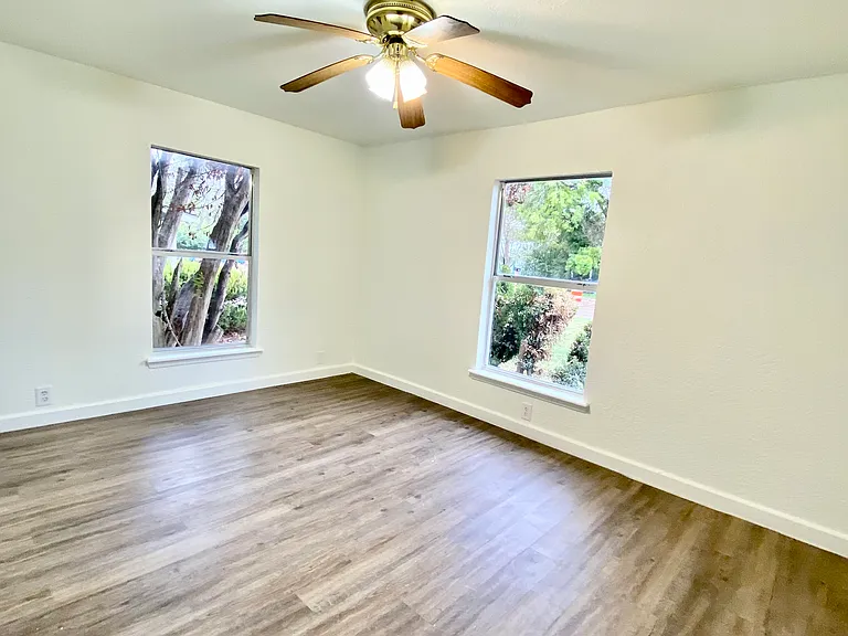 408 Faris St — Photo 18