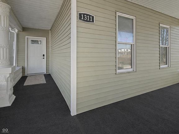 2nd image of 1311 E Kirby Ave