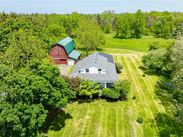 90 Ontario St, Honeoye Falls, NY 14472