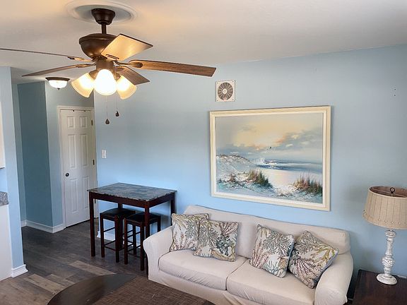 3rd image of 7554 Magnolia Ave APT 2