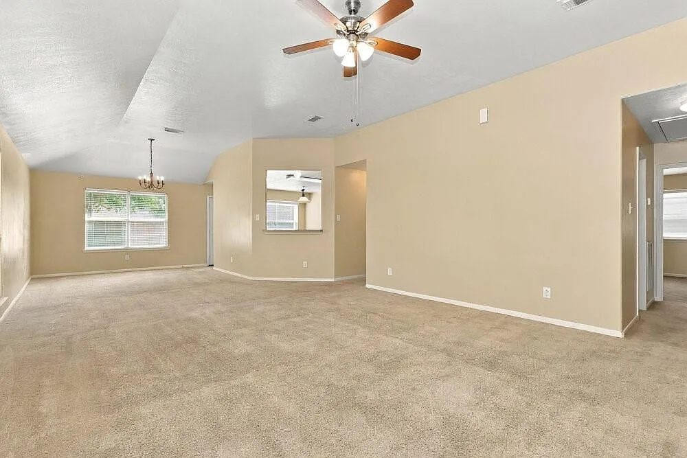4 bed, 2.0 bath, 1766 sqft, $1,730 — Photo 3