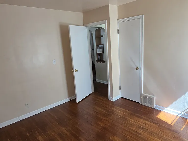 20831 Morris Ave — Photo 3