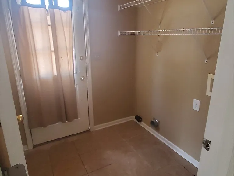 8755 Ridgestone Ct — Photo 10