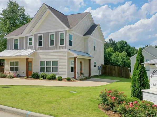 417 Jack Hampton Dr, Auburn, AL 36830