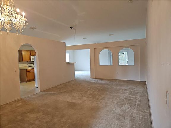3rd image of 6925 Hemlock Rd