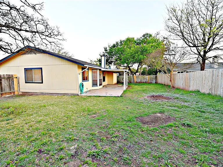 805 Lone Tree Ct — Photo 16