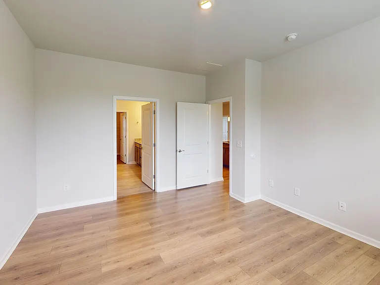 4415 Sapphire Ct — Photo 6