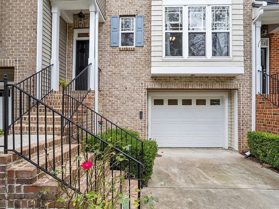 1st image of 102 Primrose Ln